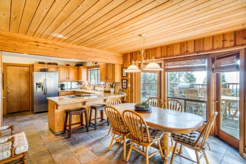 Holloway Chalet Maison in Shaver Lake