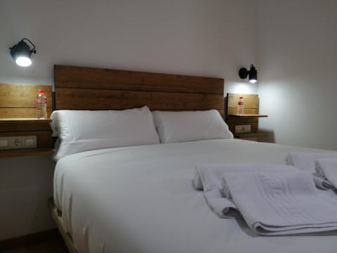 Hostal Cuéntame Evolución Auto Check in Bed and Breakfast in Burgos