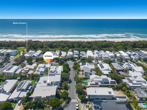 Nearby landmark, Day, Neighbourhood, Natural landscape, Bird's eye view, Beach, Sea view, Location