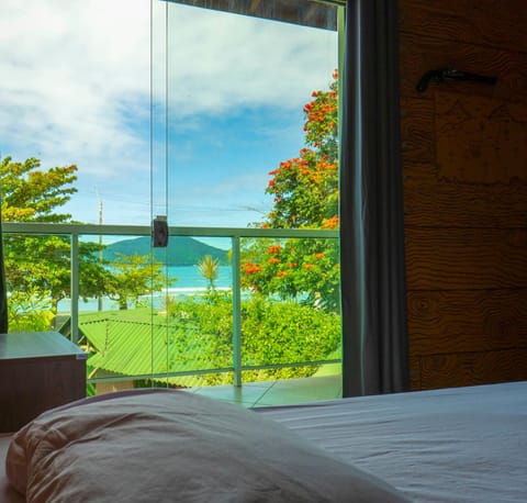 Bed, Balcony/Terrace, Photo of the whole room, Sea view