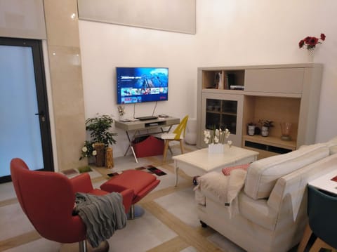 Communal lounge/ TV room, TV and multimedia, Living room, Seating area