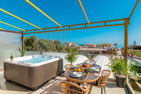 Hot Tub, Balcony/Terrace