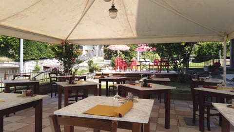 Patio, Restaurant/places to eat