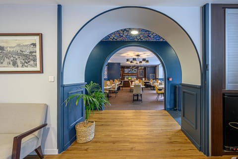 Restaurant/places to eat, Lobby or reception