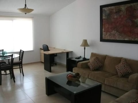 Hermosa Suite Alberca Áreas Verdes Blvd Bernardo Quintana 17D Apartment in Santiago de Queretaro