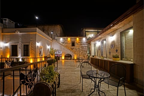 Patio, Night