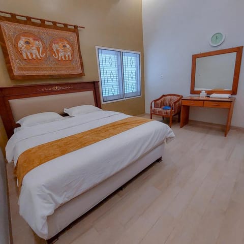 TM16 tmenambelas, Padang city center, 10 mins Mentawai fast ferry Bed and Breakfast in Padang