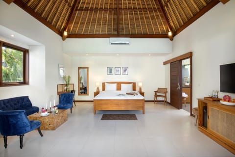 Big PRIVATE 9 Bed, 9 Bath, Rosefield Villa with POOL, close to the beach Chalet in North Kuta