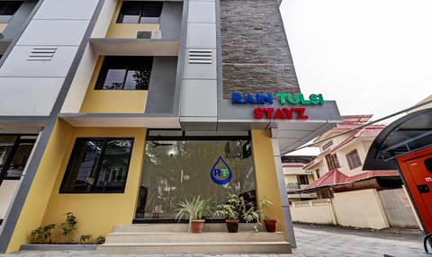 Itsy By Treebo - Rain Tulsi Stayz Hotel in Kochi