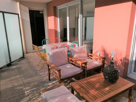 Patio, Garden, Balcony/Terrace, Seating area, Dining area