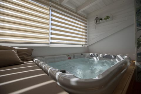 Hot Tub, Sauna, Spa and wellness centre/facilities