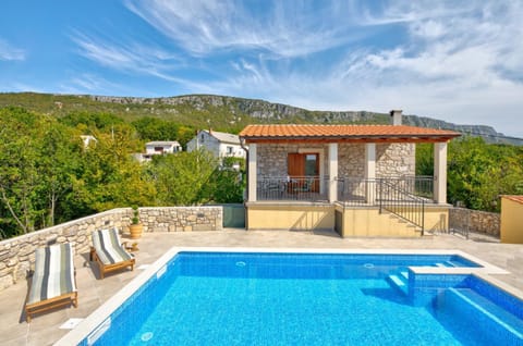 Property building, Pool view, Swimming pool