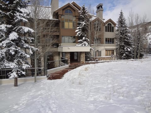 Highlands Lodge 107 - Best location for ski school condo Copropriété in Beaver Creek