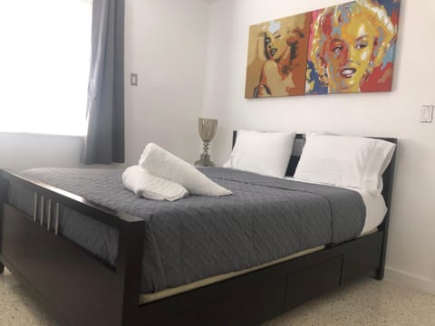 Explore Wynwood 2bedrooms and free parking Condo in Miami