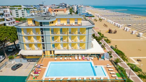 Bird's eye view, Swimming pool