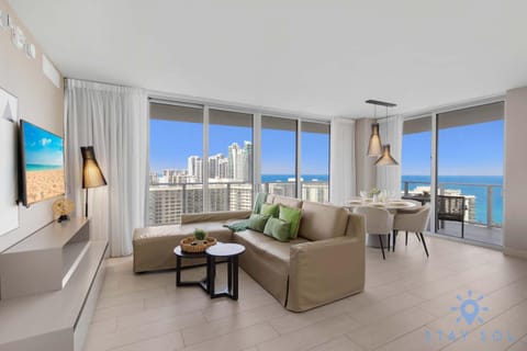 Wrap Around Balcony - Paradise Beach - Amazing Pools Apartment in Hollywood Beach