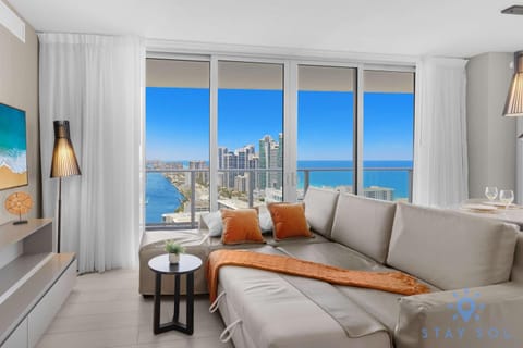 Luxury 2Br Front Ocean & Bay View, Amazing Pools Apartment in Hollywood Beach