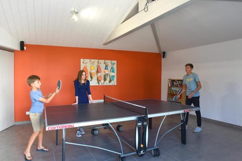 Game Room, Library, Table tennis