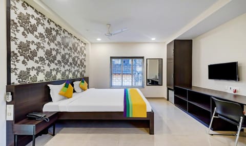 Itsy By Treebo Neeranand Plaza Hotel in Kolkata