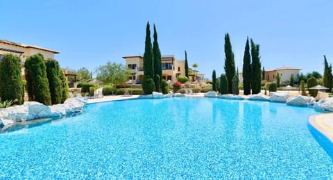 2 bedroom Apartment Asulon with communal pools, Aphrodite Hills Resort Condo in Kouklia