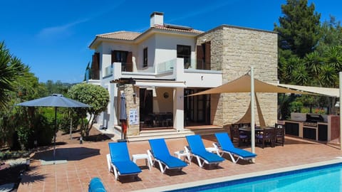 4 bedroom Villa Kellia with private pool, Aphrodite Hills Resort Villa in Kouklia