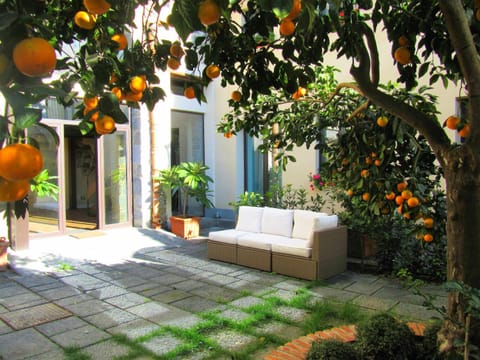 ComeinSicily Mansion House Lemon Court Chalet in Acireale