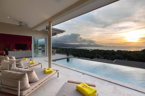 View (from property/room), Pool view, Sea view, Swimming pool, Swimming pool, Sunset