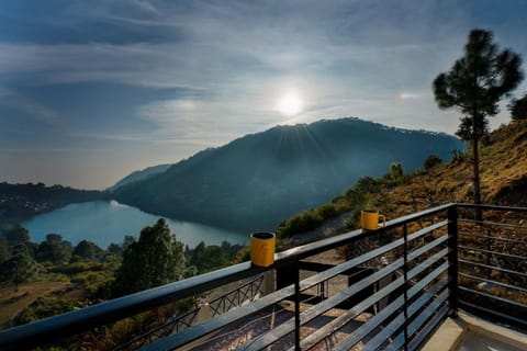 Lake Trails with Beautiful Valley View Villa in Uttarakhand