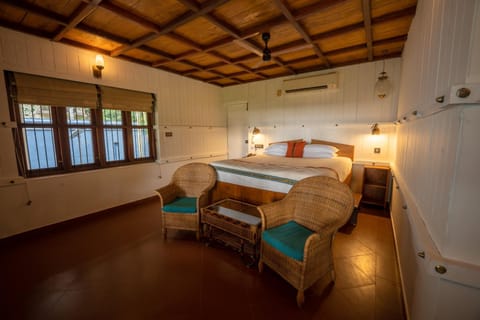 amã Stays & Trails, Pathiramanal Villa Villa in Kerala