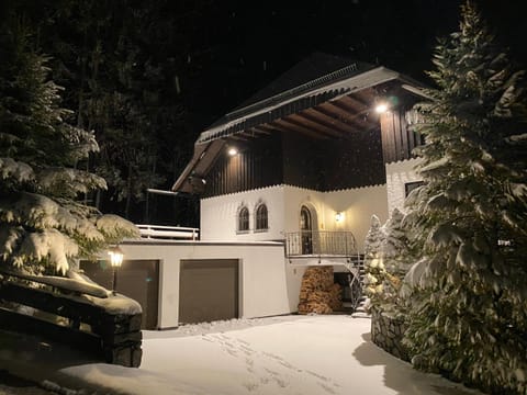 Schwarzwald-Villa mit Indoor-Pool House in Hinterzarten