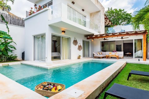 Villa Ek'Balam & Villa Flamingo, Luxury Villas, Private Pool, Private Garden, Jacuzzi, 24h Security Chalet in Tulum