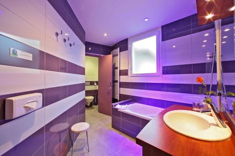 Bathroom, Bath