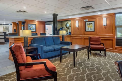 Comfort Inn & Suites Airport Hotel in Little Rock