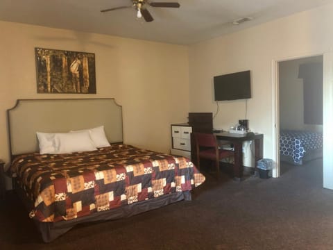 Lone Star Inn & Suites Motel in Killeen