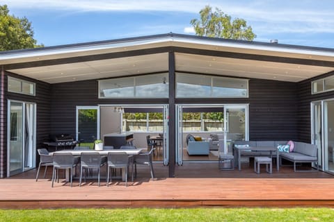 Wind Down on Esther House in Martinborough