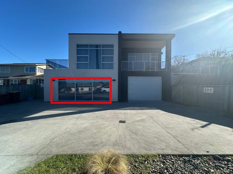 Mia's home with Lake view House in Rotorua