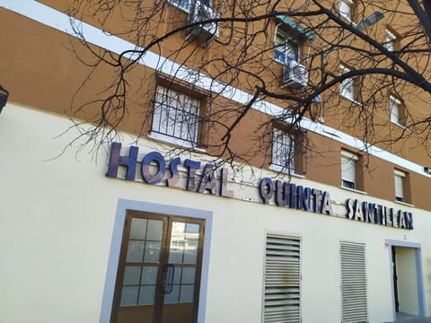 Hostal Quinta Santillan Bed and Breakfast in Madrid