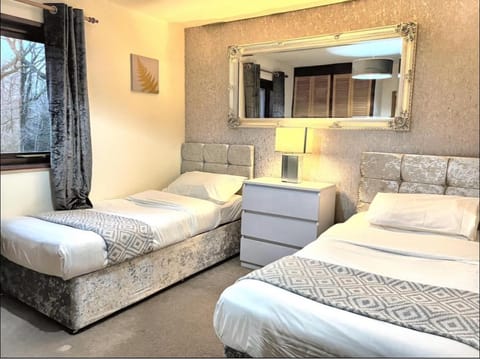 Primrose 17-Woodland Lodges-Carmarthen-Pembroke Chalet in Wales