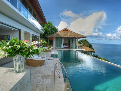 Property building, Day, Natural landscape, View (from property/room), Pool view, Sea view, Swimming pool, sunbed