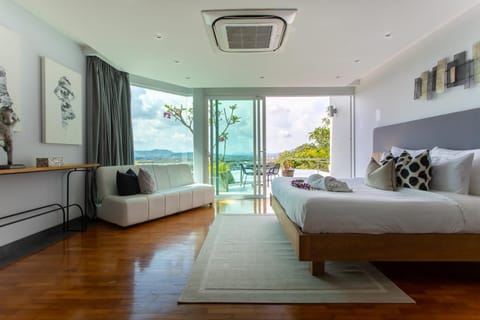 Bed, View (from property/room), Bedroom, Sea view