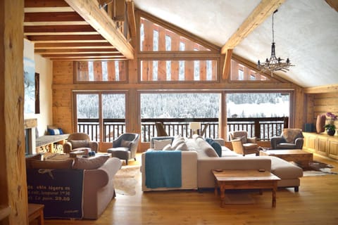 Chalet Cannelle Bed and Breakfast in Châtel