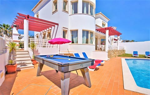 Villa Melanésia by Algarve Vacation Chalet in Guia