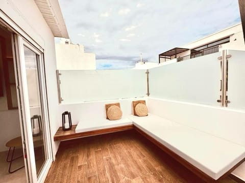 Lantia Rooftop House Hostal in Arrecife