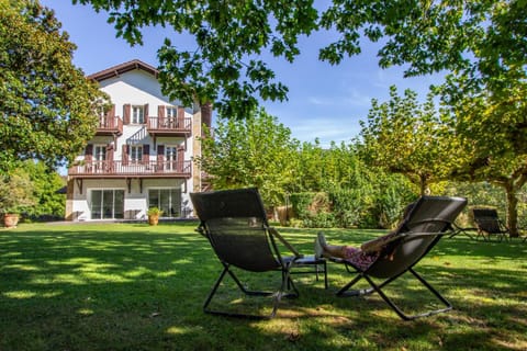 Property building, Garden, sunbed