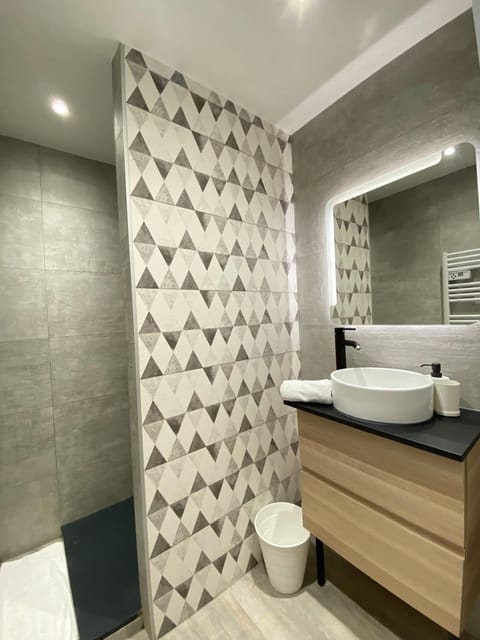 La Clé -Climatisation - Parking privé - Idéale - Professionnels - Familles - Amis Apartment in Hyères