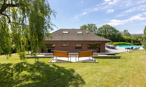 Luxueuse et spacieuse villa avec sauna et piscine House in Wallonia, Belgium