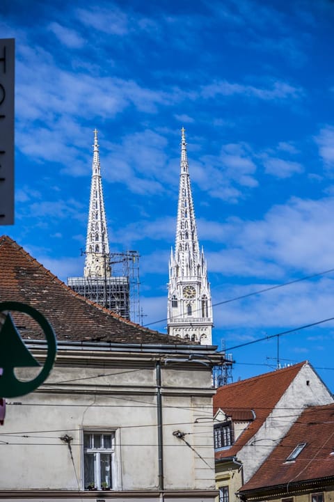 Nearby landmark, Neighbourhood, City view, Street view