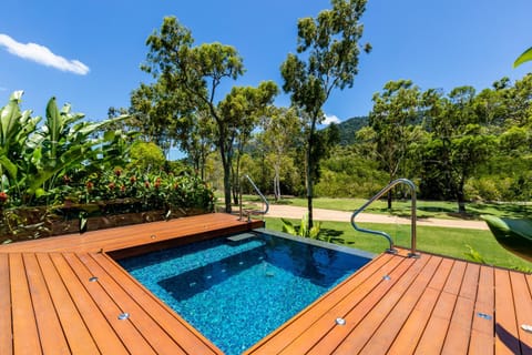 Day, Natural landscape, Mountain view, Pool view