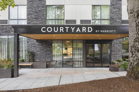 Courtyard by Marriott Seattle Northgate Hotel in Seattle