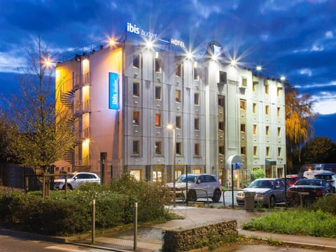 ibis budget Chilly-Mazarin Les Champarts Hotel in Massy